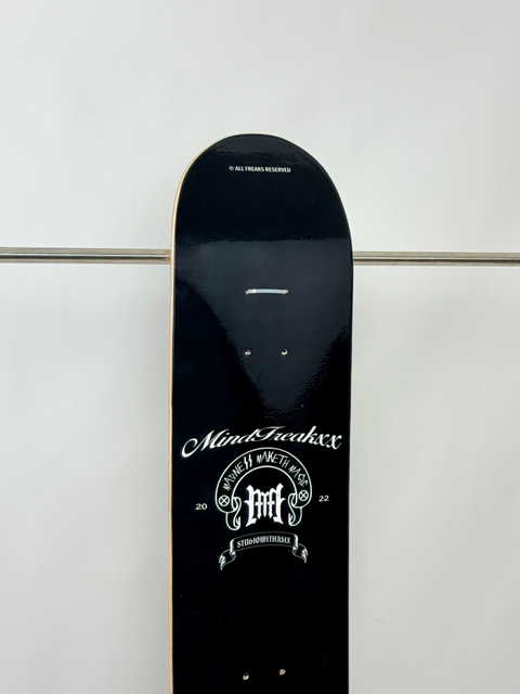 MINDFREAKXX TRIUMPH CREST SKATEBOARD