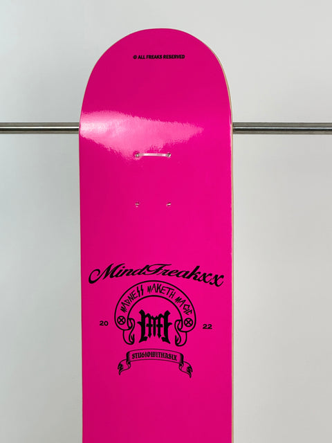 MINDFREAKXX TRIUMPH CREST SKATEBOARD