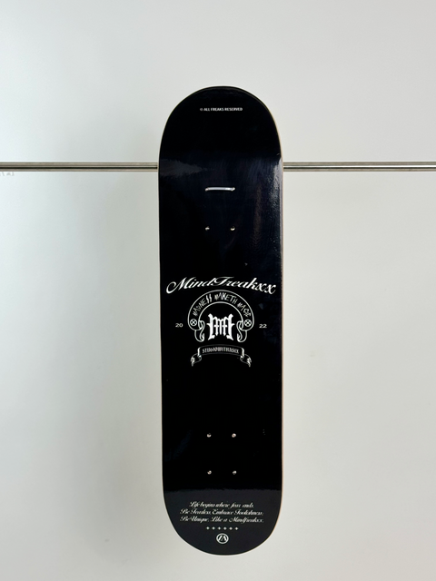 MINDFREAKXX TRIUMPH CREST SKATEBOARD