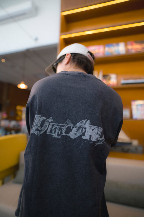 EYES ON THE PRIZE JOURNAL TEE (STONEWASHED GREY)